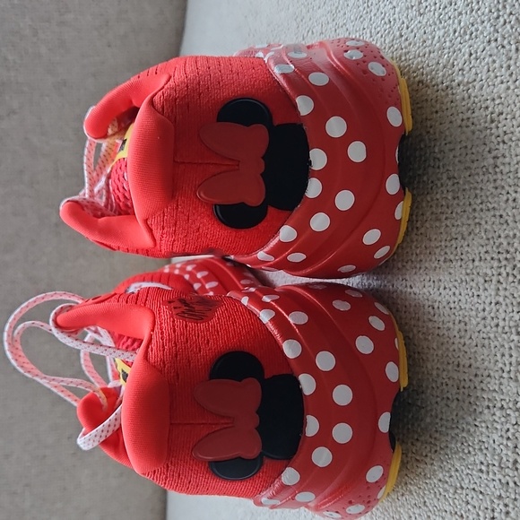 Brooks Ghost Max Minnie Mouse in  Red and White Sneakers - Picture 4 of 8